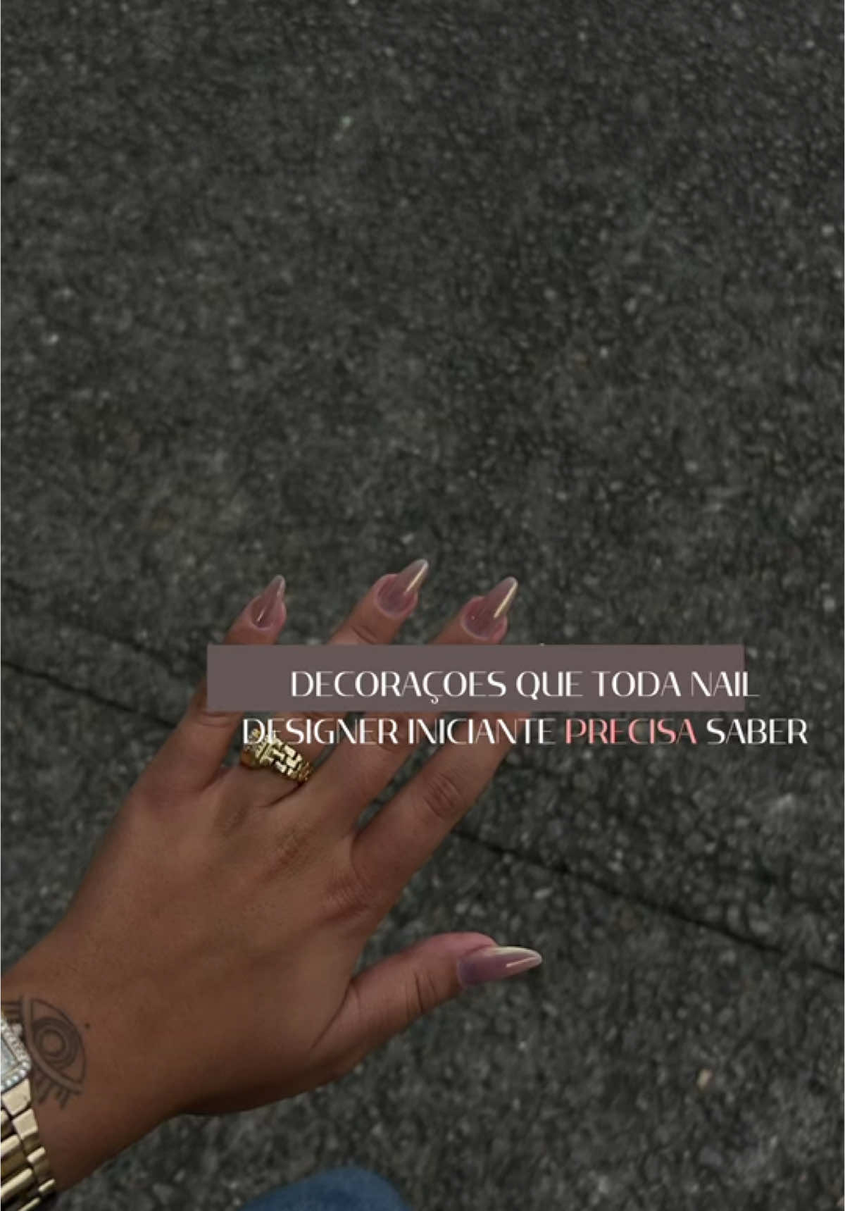 💅✨ 3 Decorações que toda Nail Designer iniciante PRECISA dominar! ✨💅 . Aprenda agora comigo os segredos para arrasar nas suas unhas e conquistar suas clientes desde o primeiro dia! 💖 . Salve esse vídeo para não esquecer! E me conta: qual dessas você vai testar primeiro? 👇🏼 . rede vizinha: @julianafernandesnails_ #nails #nailsiniciante #dicas #nailart #decoração #unhasdecoradas #fyp #viral_video #riodejaneiro 