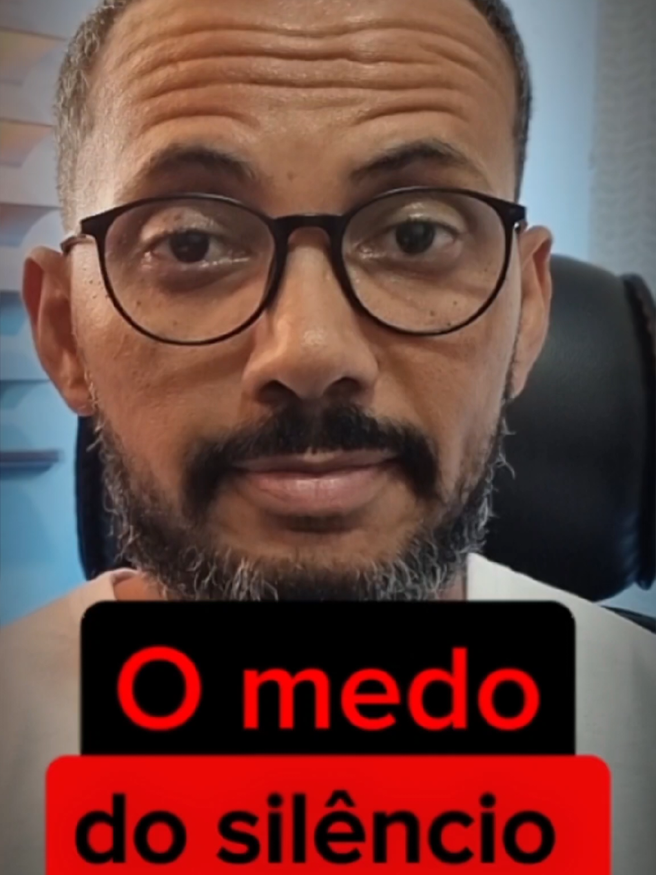 E se, por um instante, você apenas escutasse? 
 
 O silêncio pode ter mais respostas do que você imagina. 🔍✨ 
 
 Conta aqui: você tem medo do silêncio ou já aprendeu a ouvi-lo? 👇💬
 
 #Autoconhecimento #SaúdeMental #FaçaTerapia #VivaBem #Mindfulness #cuidedevocê  #CuidedeVocê