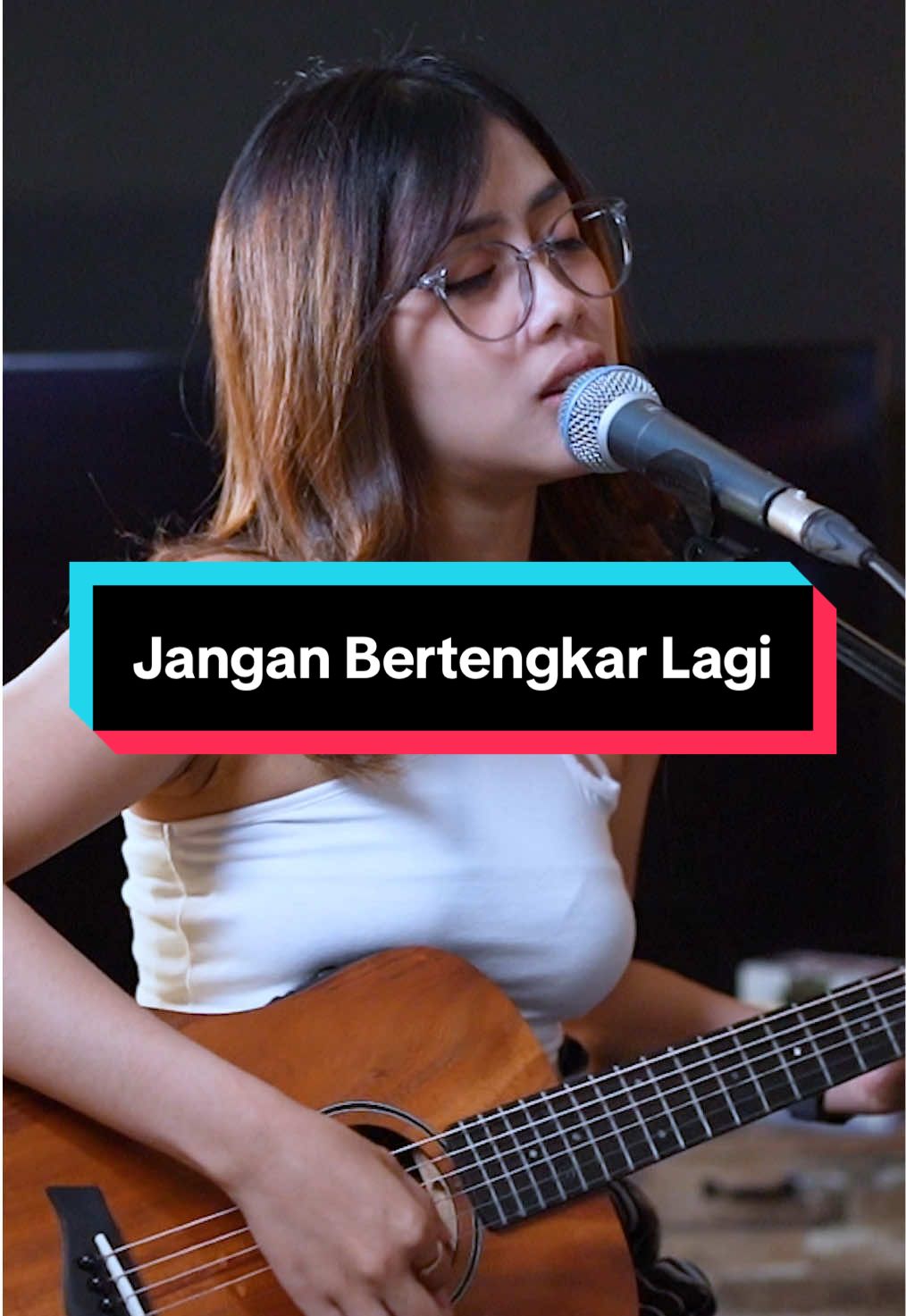 Jangan Bertengkar Lagi - Kangen Band (cover) #kangenband #janganbertengkarlagi #coverakustik #coverlagu #anashtasia 