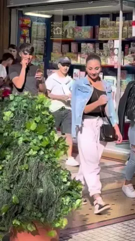Prank 🇺🇸#funnyy #bushmanprank #usa_tiktok #france #france🇫🇷 #fry #usa_ This video is not intended to offend or insult anyone; it is only for entertainment and fun.❤️🙏