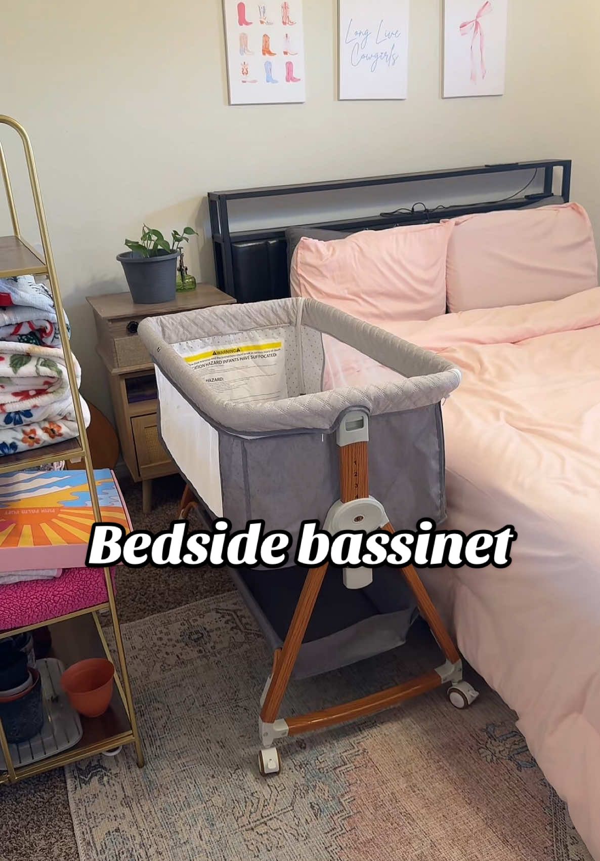 Replying to @Ali boy mom 💛💙🖤 the perfect bassinet for a great price!!!! @FENUN Baby Sharkk #bedsidebassinet #babybed #babybassinet #flashsale #babyitemmusthave #babyregistry #bassinet 