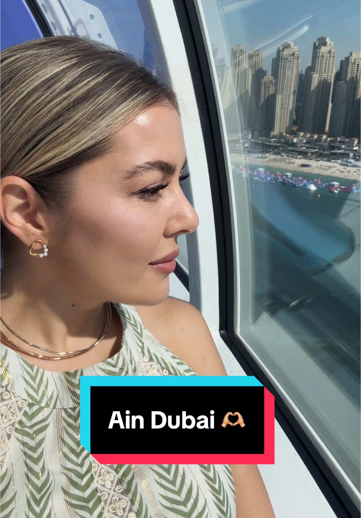 GRWM za najveći panoramski točak na svetu 🤩 U Dubaiju smo prelazili između 20000 i 30000 koraka dnevno, zato su udobna obuća kao i slojevito oblačenje bili obavezni. Što se make up-u tiče, ja sam već godinama verna L’Oreal Paris True Match puderu, što kod kuće, što na putu, kada želim sa jedne strane lagani make up koji neće da mi bude “težak” na licu a koji će sa druge strane da izdrži ceo dan.  Moja nijansa (trenutno) je 2N (N-neutralan podton), a leti obično koristim 3N kada pocrnim. ☺️ Sve u svemu, iskustvo za pamćenje i preporuka svima koji budu išli u Dubai, da posete Ain Dubai (i da koriste L’Oreal Paris True Match puder 😅). #lorealmakeup #treumatch #lorealparispartner @L’Oréal Paris 