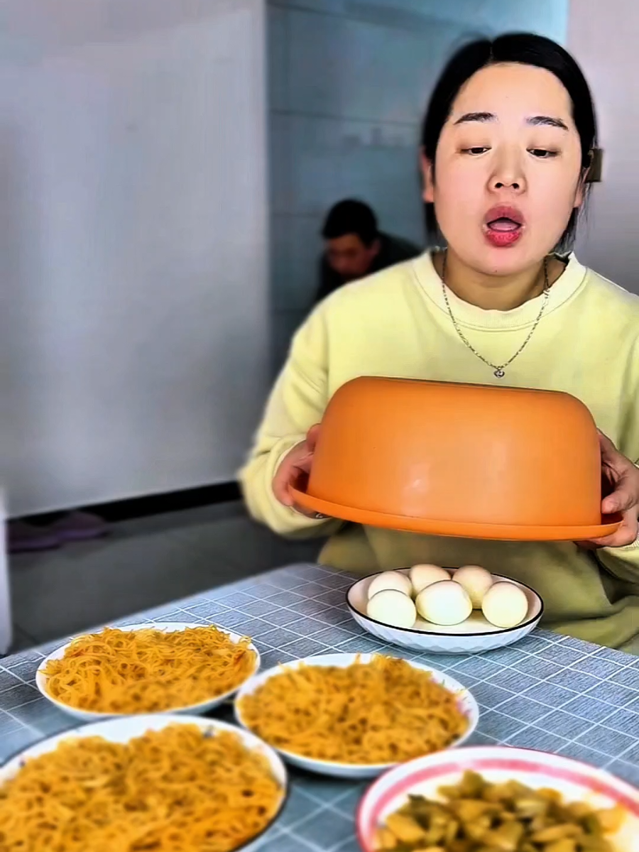 #fypp #asmr #emoji #mukbang #mukbangeatingshow #tiktok #drinksound #fypp #foryou #trend #mukbangseafood #mukbangkorea #mukbangvideo #mukbangs #food #usa🇺🇸 #france #austria #germany #creatorsearchinsights #creatorsearchinsights 