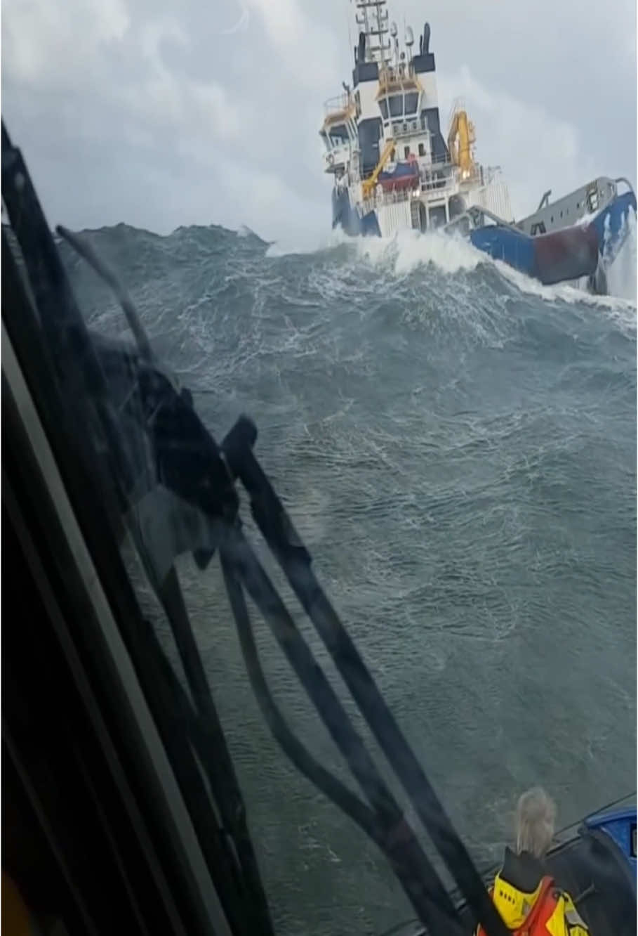 This is how storm waves look like from small boats 😱 #ship #vessel #strom #bigwaves #swell #atsea #rocking #boat #service #roughwaves 