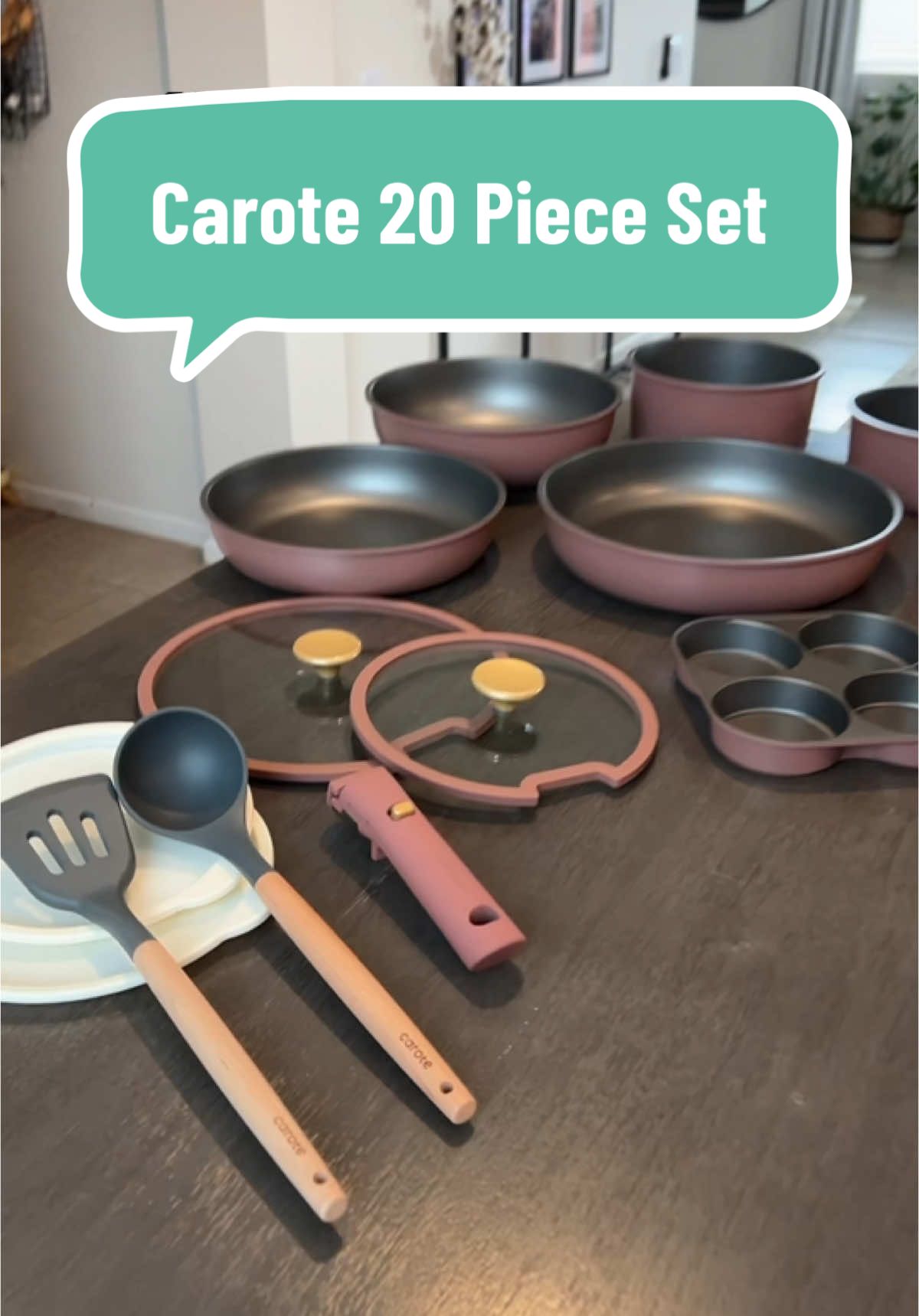 This burgundy set is soo pretty 😍 #carote #carotepotsandpanset #carotepans #carotecookware #cookware #cookwaresets #nonstickcookware #lovelanguage #seasonalgems #tiktokshopcreatorpicks #ttsdelightnow #giftguide #tiktokshoploveatfirstfind 