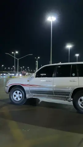 😎.#ماشاءالله #لاند #لاندكروزر #الخرج #toyota #fyp 