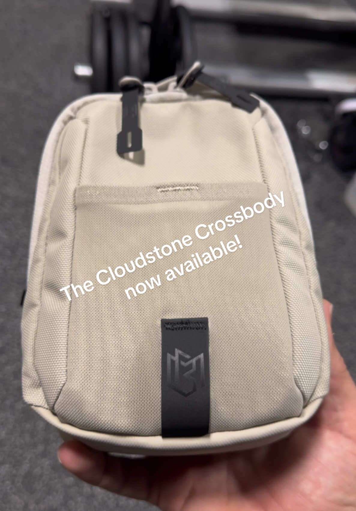 We created the Magnetic Bag Company to help solve a problem we faced in the gym… a good spot for your essential items during your workout! This is our newest released color the Cloudstone Crossbody 🤙