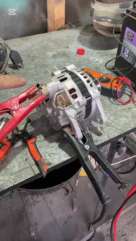 Cómo probar un alternador #mecanicaautomotriz #motor #autoproyecto #tuning #drift #mitsubishi #l200 #maxus #llantas #xsara #toyota 