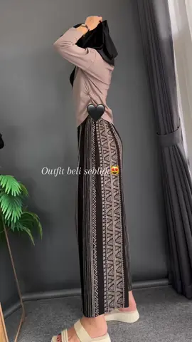 Rekomendasi outfit simpel buat di pakai sehari2, mana bahanya adem lagi🥰😻😻😻 #outfit #OOTD #pakaianwanita #bahanadem #kalyoutfit #fyp #fypage 