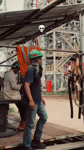 WORLD'S BEST SCAFFOLDER☠️#scaffolder #scaffolderslifestyle #scaffolderindonesia #foy #fypage #fyp #kuliproyek #foryoupage #xybca 