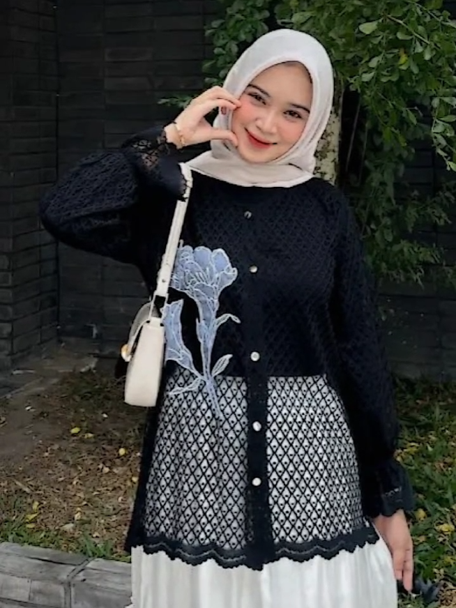 #jj #capcut #masukberndafyp #spalspil #racuntiktok #OOTD #fyp #rayaseries #outfitideas #outfitlebaran #trend 