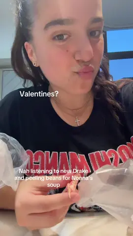 Can’t complain #ValentinesDay #drake 