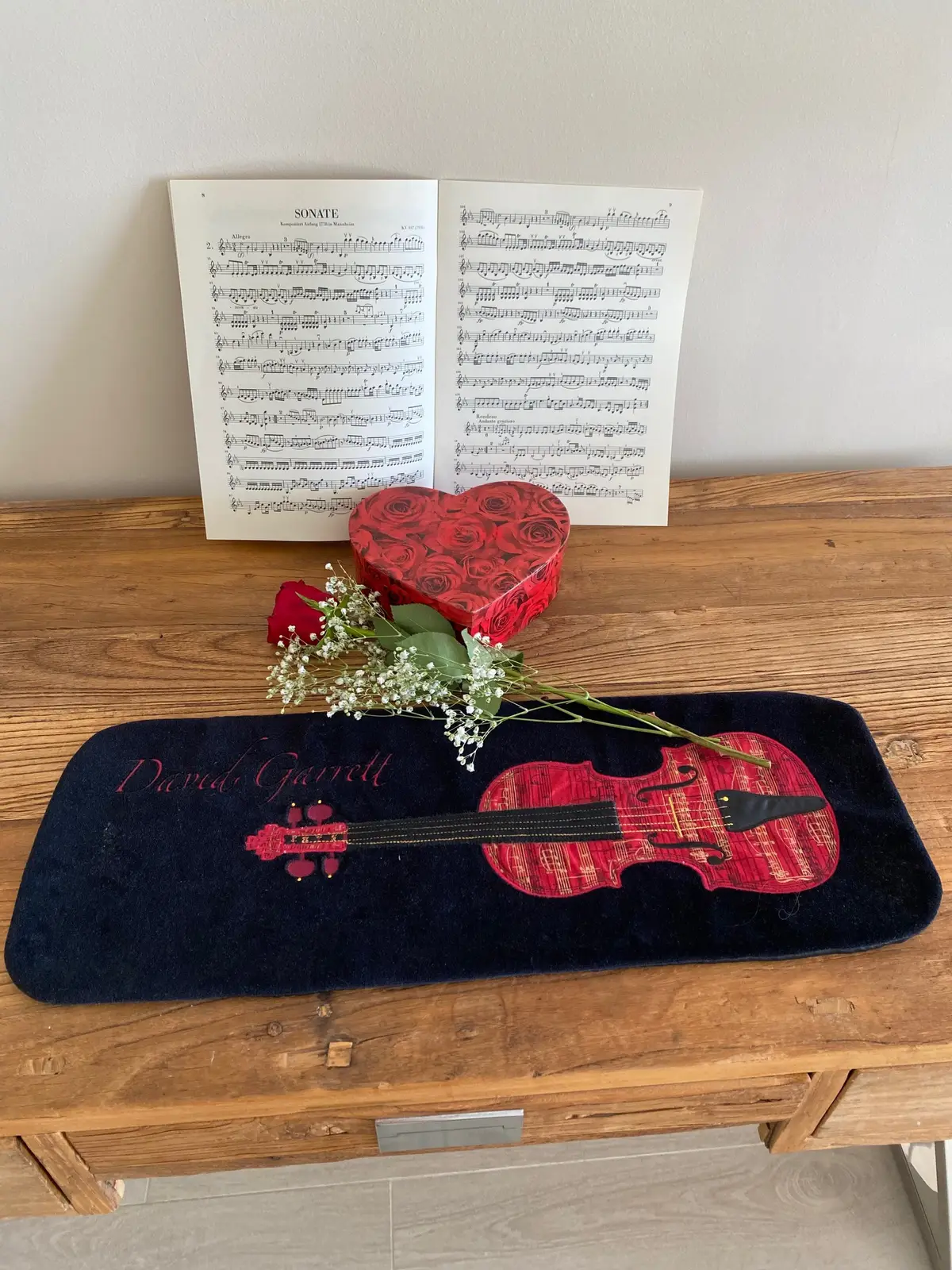 🎻❤️Happy Valentine's Day to all my wonderful followers! ❤️🎻 Just like a violin, love is all about harmony and finding the perfect tune. Thank you for your support and for being part of my journey in music and life. Sending you all love, joy, and beautiful melodies today and always. 🎶❤️ #ValentinesDay #LoveAndMusic #ViolinLove