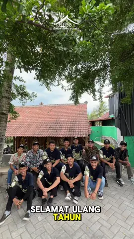 “Warung Bambu Barokah mengucapkan selamat ulang tahun yang ke-16 untuk Mas Wahyu! Semoga panjang umur, sehat selalu, dan sukses dalam segala hal. Nikmati hari istimewamu dengan penuh kebahagiaan! 🎉🥳” 📍 Warung Bambu Barokah/ WBB Dsn. Sukorejo RT1/RW5, Tambakan, Kec. Gandusari, Kabupaten Blitar, Jawa Timur 66187 INFO RESERVASI 0822-4529-2988 #warungbambubarokah #warungbambublitar #wbbblitar #lesehanblitar #warunglesehanblitar #warungblitar #kulinerblitar #blitarfoodies #restoblitar #jajananblitar #tempatbukberblitar #cafeblitar #cafebaru #cafebarublitar #restoedukasi #restoedukasiblitar 