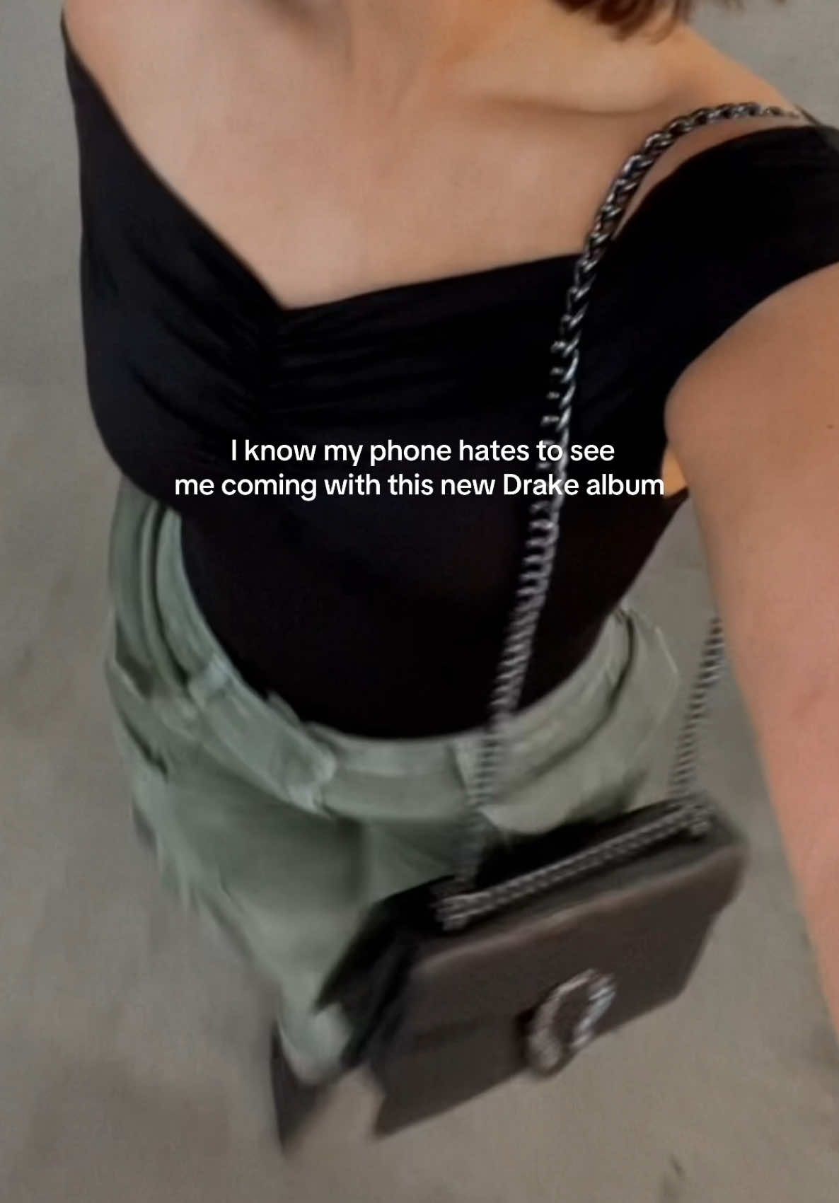 my phone is already screaminggggg  #drakenewalbum #drake #somesexysongs4you #newalbum 