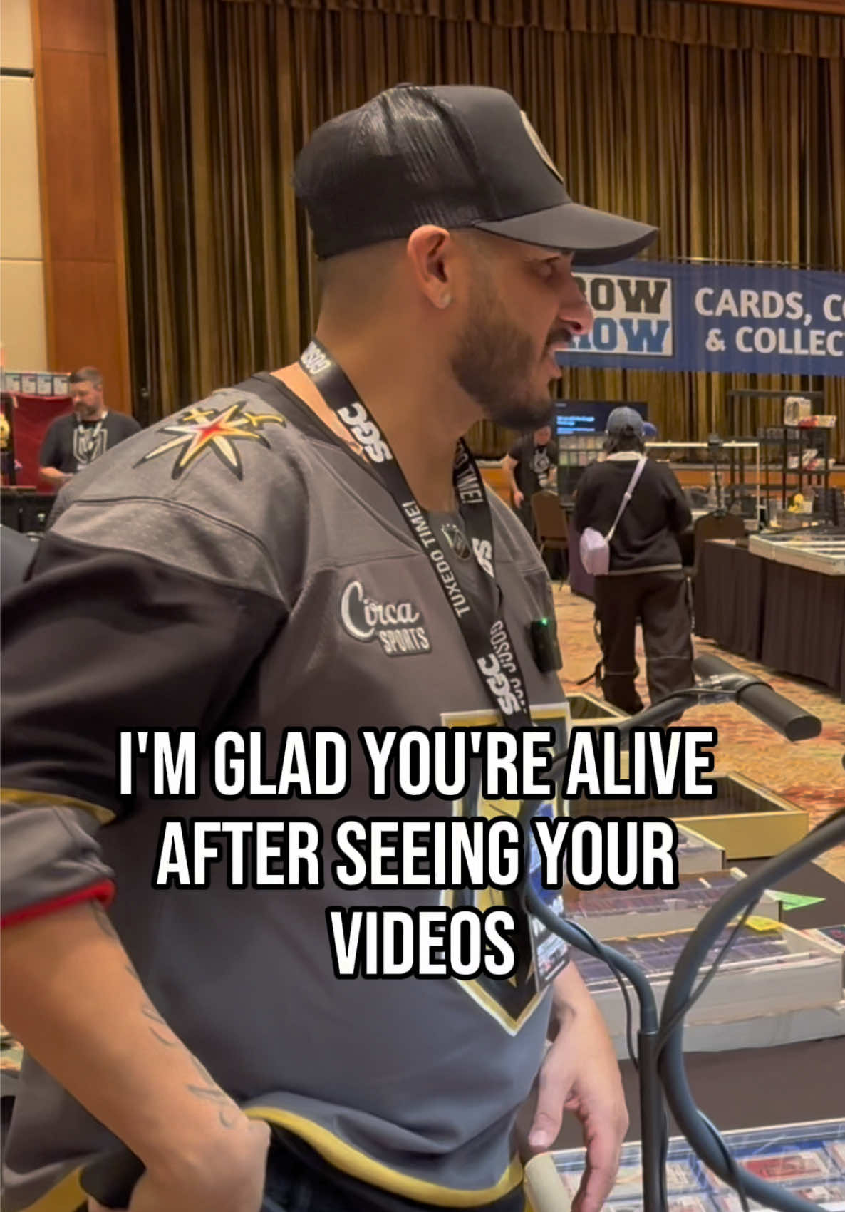 A FEW MILLION VIEWS AND A COUPLE HIT JOBS LATER, HE’S ALIVE AND WELL! 😂 And flying with @saturdaymorningcards! Always good seeing my dude @the.great.curator, one of the more entertaining and creative creators in the Trading Card and Sports Card World. And not to mention, if you ever get a chance to experience him and @merlincollects at a card show together, it’s a guaranteed good time full of laughs. Good times as always catching up. At the Front Row Card Show in my hometown Las Vegas. . Talon February Partners: @ultraprointl @sportswaxpromotions  . #baseballcards #basketballcards #sportscards