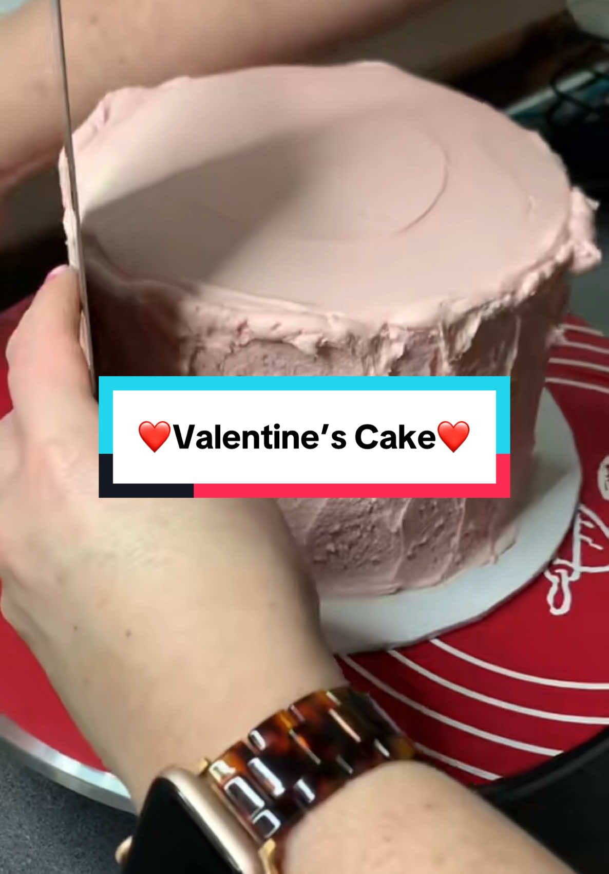 Happy Valentine’s Day!  Before I sit down for the night with my 3 little Valentine’s, here is a cute Valentines cake. #valentinescake #valentines2025  #pinkcake #xoxo #cutecake #cakestuff #caketutorial #simplecake #smallcake #buttercreamcake #ValentinesDay 