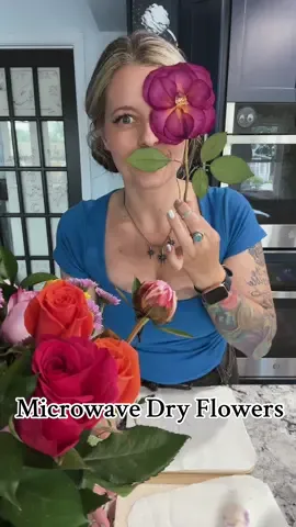 Happy Valentine’s Day 💕 #flowers #crafty #roses #dryflowers #diycraft #diydecor #crafts 