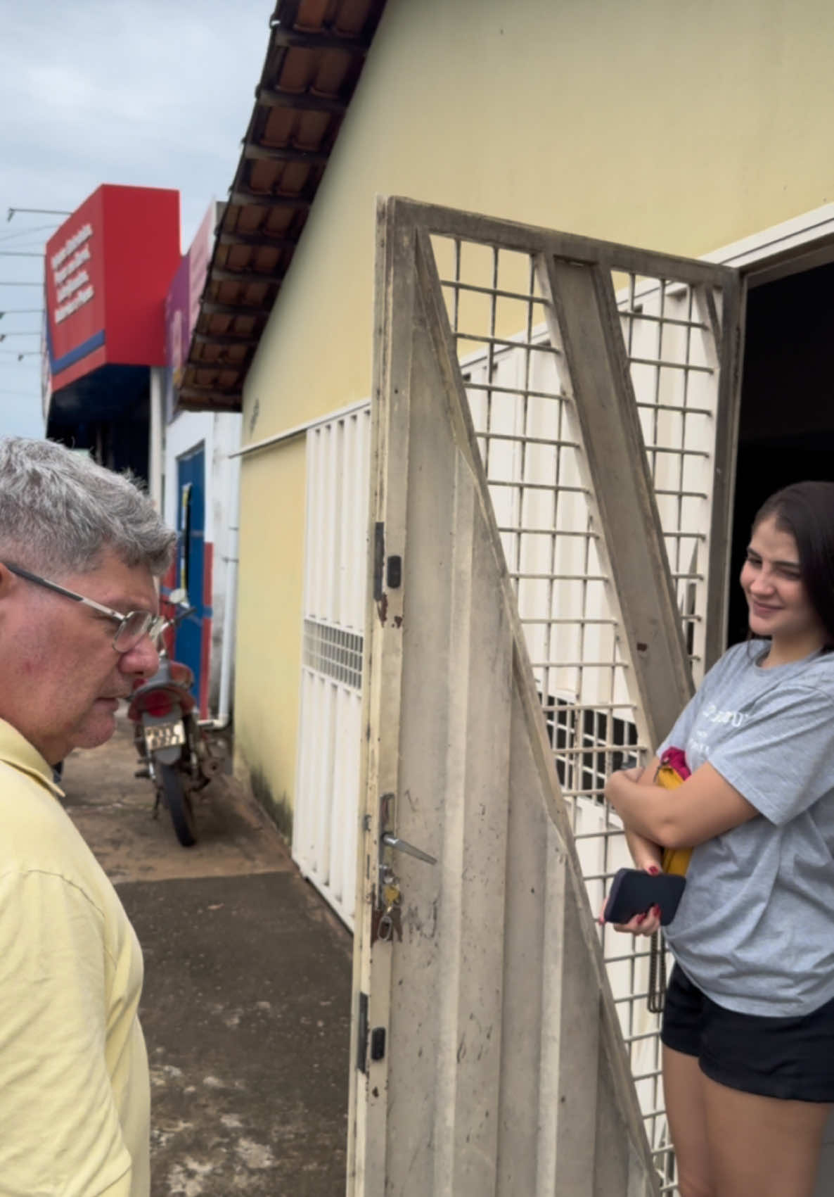 Seu Elianio rapaz, como que vai a filha aí ? 😄👍 