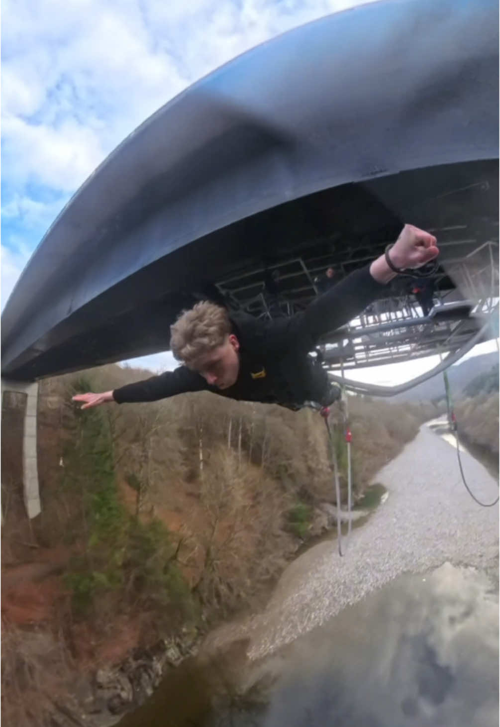 Do you think he’ll do it again?👀 #HighlandFling #Scotland #bungee 
