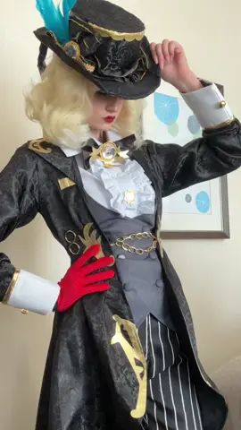 KATSU 25 DAY 1!! True proof Demi all day today 🤩if you see me PLEEEASE come say hi🛐  #idv #idvcosplay #demibourbon #demibourboncosplay #trueproofidv 