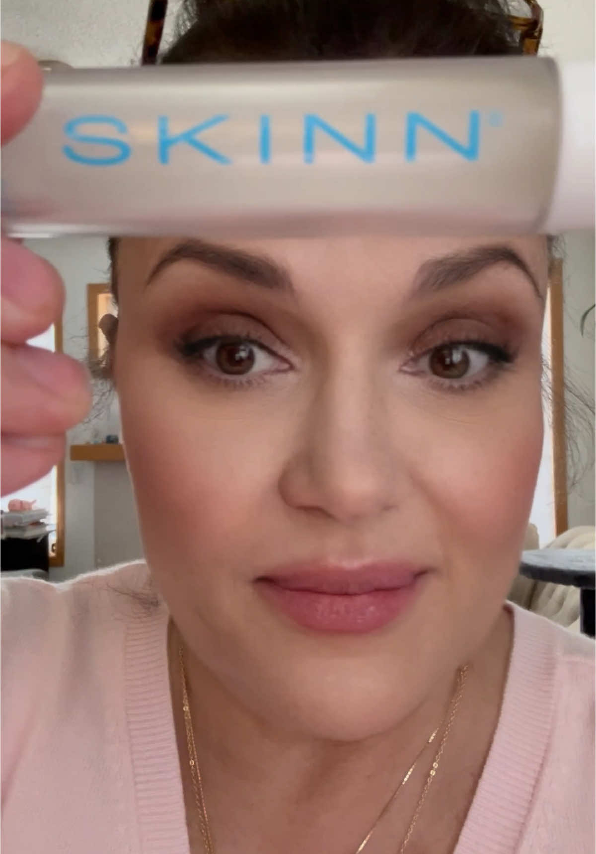 SKINN Cosmetics 6X. #skinn #skinncosmetics #skinn6x #dimitrijames #beautyafter55 