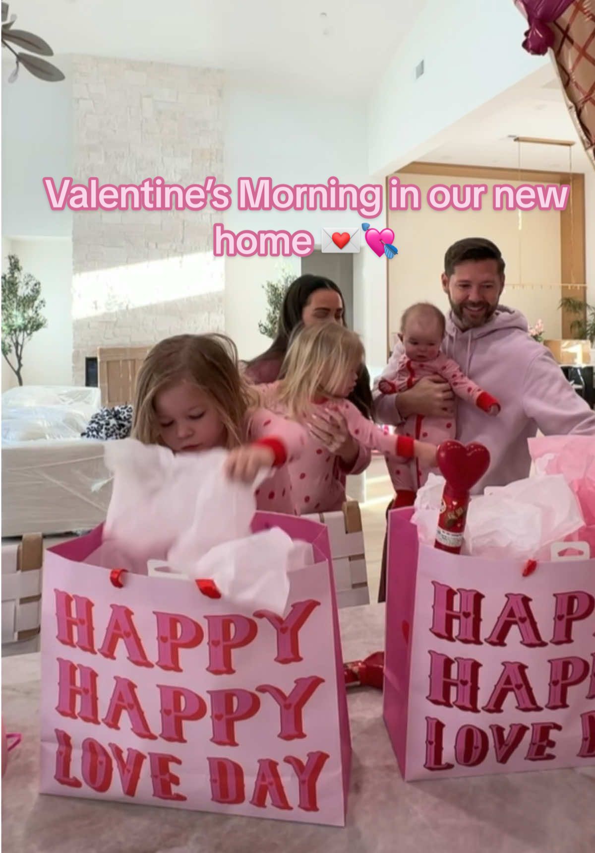 Valentine’s morning in our new home 💌💘 I love being their mom  #ValentinesDay #girlmom #3under3 #valentines #newhome