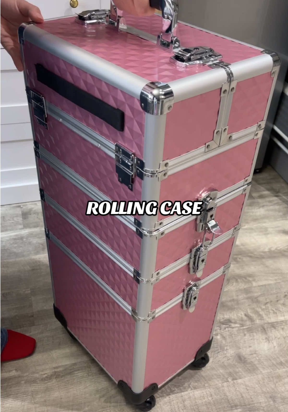 This rolling case fits so much stuff! Weather it’s makeup or nails stuff it can fit it so well. There’s 5 compartments and one of them being large to fit larger items. I got this one in pink but it also comes in other colors. #rollingcase #traincase #nailorganization #nails #nailstuff #asmr #asmrrelax #asmrsounds #asmrtiktoks 