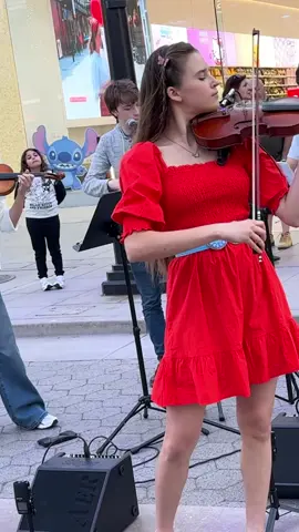 🎻🎵 Spontaneous on the spot - Vivaldi (The Four Seasons) - Winter Karolina Protsenko #violin #violinist #violinmusic #violincover #karolinaprostenko #streetmusic #music