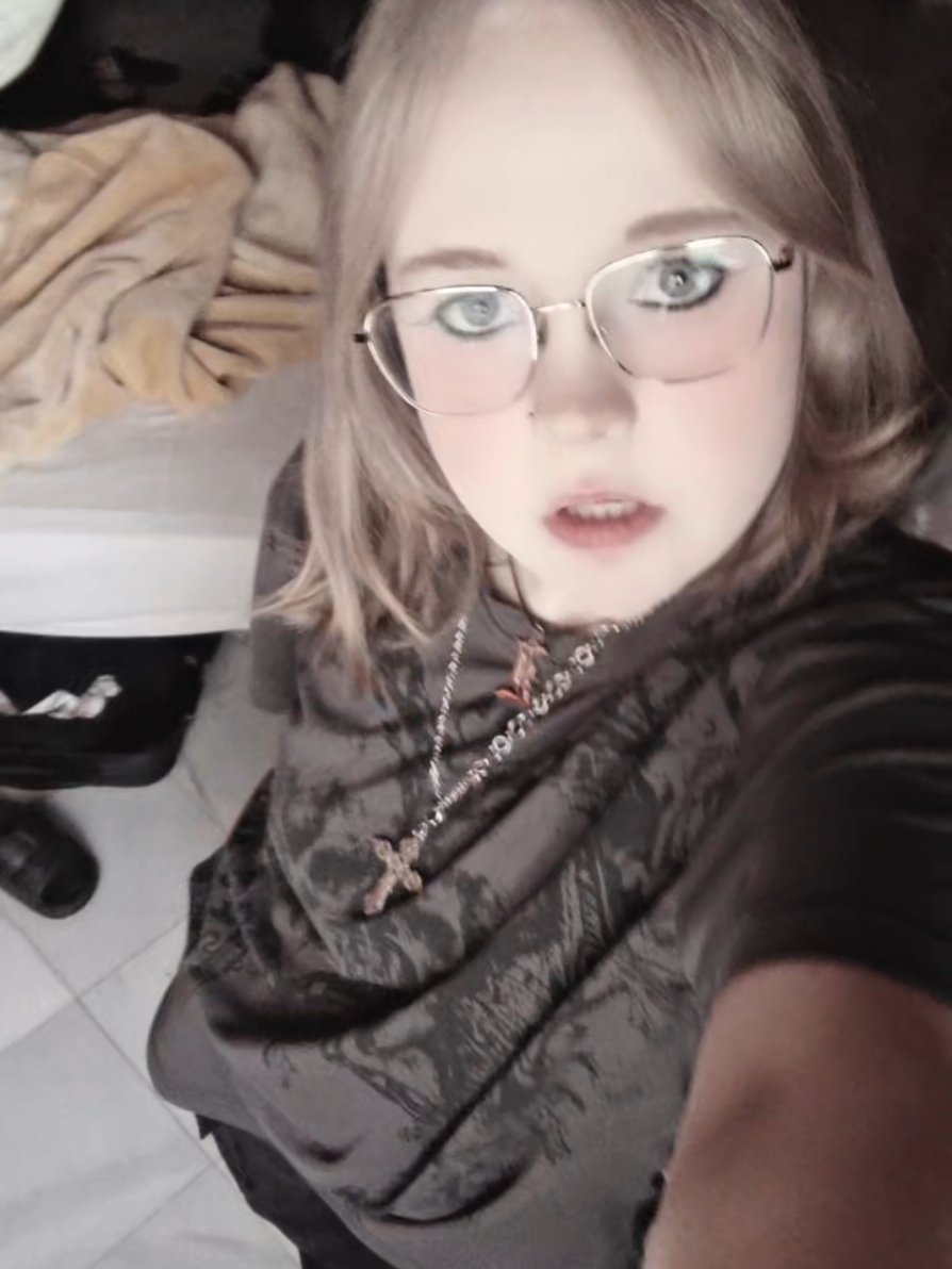 It's so cold in my country I want to stay in Spain 😭😭 #06 #alttiktok #foryou #wlw 