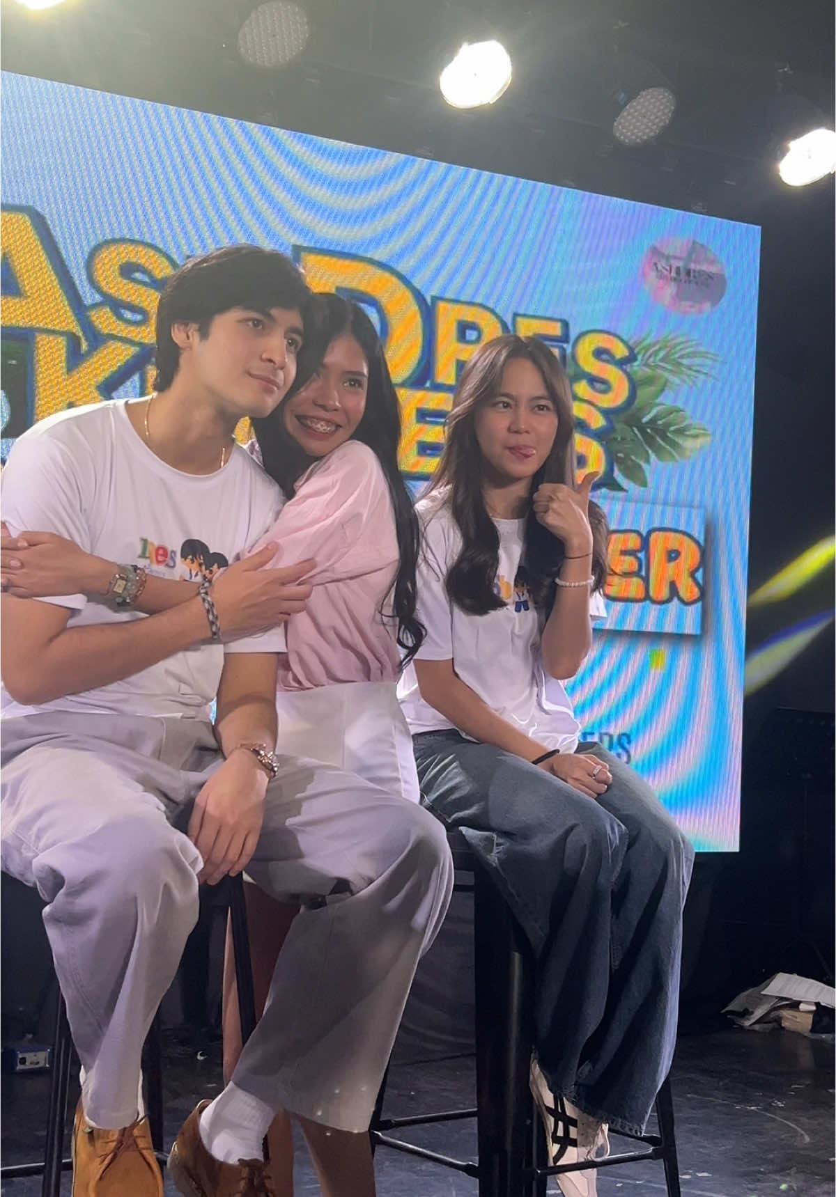 Ashtine : “Naalala kita!” (Referring to the last fanmeet with AshBin sa Yogorino) Meanwhile, conversation with Andres : Me : “Andres, pwede pa-hug?” Andres : “Oo naman!”  THESE TWO ARE SO PRECIOUS. 🥺 DESERVE NIYO LAHAT NG SUCCESS NA NATATAMASA NIYO NGAYON @Ashtine Olviga @Andres  #AMNSE #MeetAndGreet #AshDres #AshDresWithKeepers #AshDresOfficial #fyp #fypage #fypシ゚ #foryou #JasperJeanMariano #AndresMuhlach #amnse 