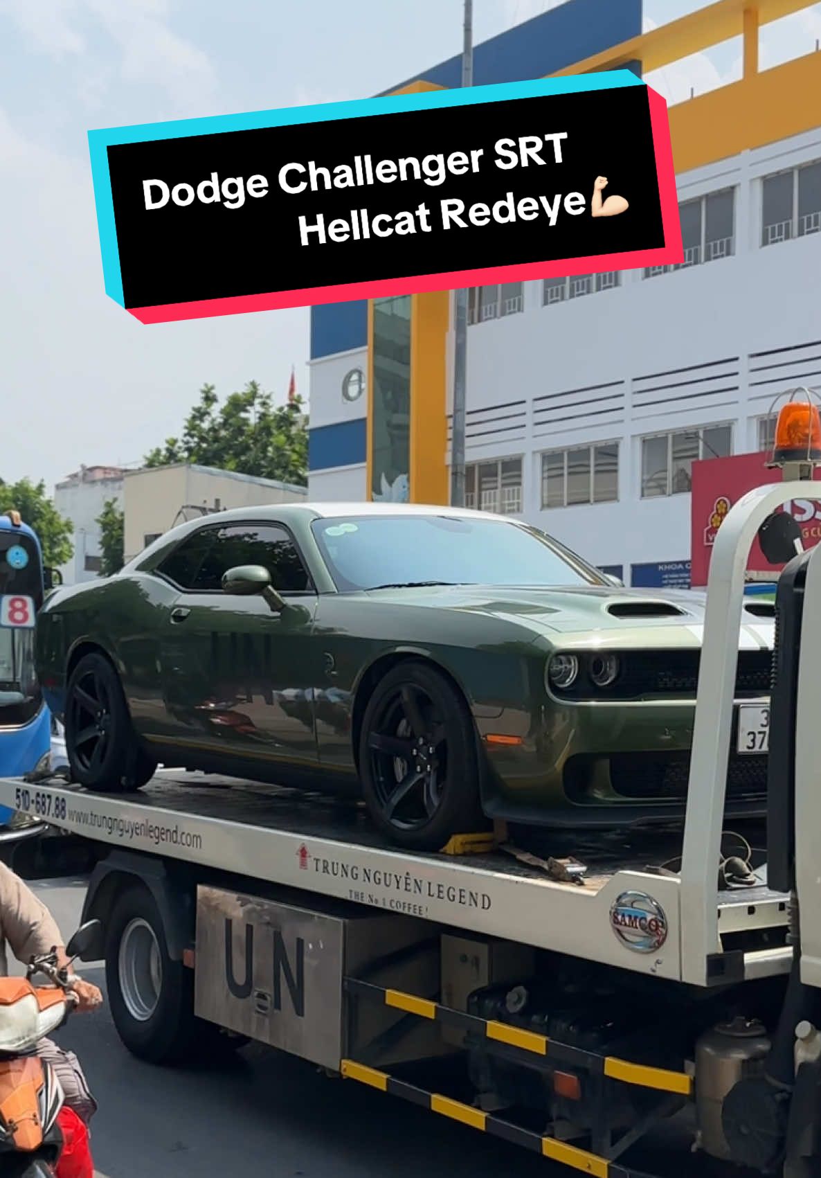 – Dodge Challenger SRT Hellcat Redeye ✨Chất cơ bắp Mỹ thuần khiết💪🏻. Duy nhất tại Việt Nam🤯.  _Thật sự thì Qua có tất cả bao nhiêu con quái vật trong bộ sưu tập của mình vậy?😵‍💫 #dodge #challenger #hellcat #srt #redeye #dodgechallenger #trungnguyenlegend #sportcar #sieuxe #sieuxevietnam #fyp #viral #trending #carsoftiktok #carsspotting #cars #xuhuong 