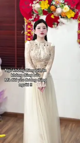“Ngủ không đúng giờ,ăn không đúng bữa Mà đòi yêu đương đúng người “ !!!!#vairalvideo #xuhuongtiktok #trending 