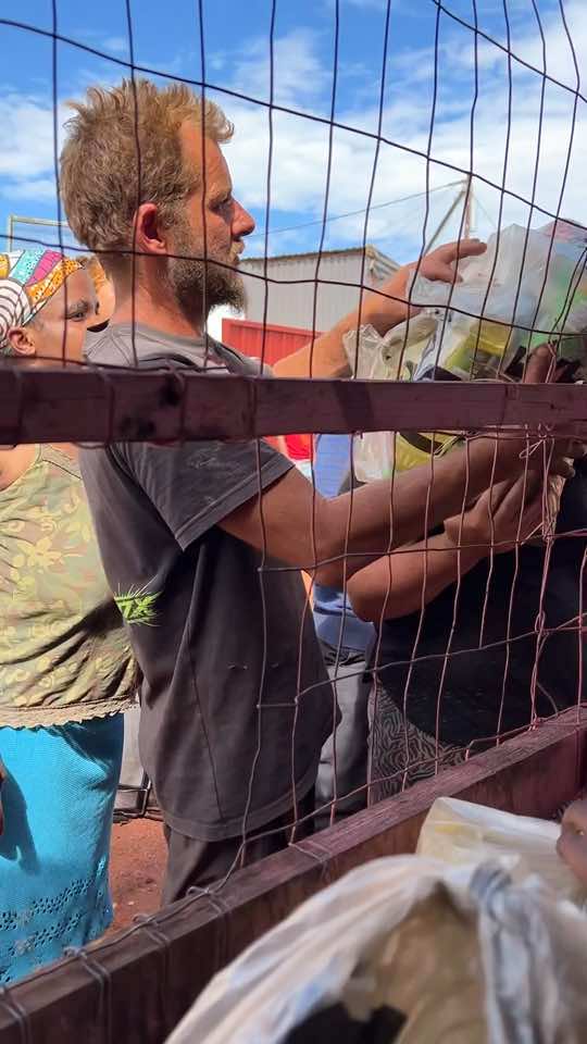 BI Phakathi giving back to the community #kindness #Love #trending 
