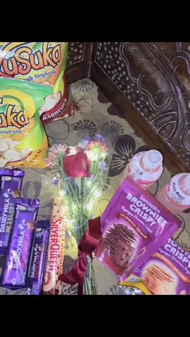 🍫💐❤️ Thank you @@Ahnaf_30 #freshflowers #fotolive #coklat