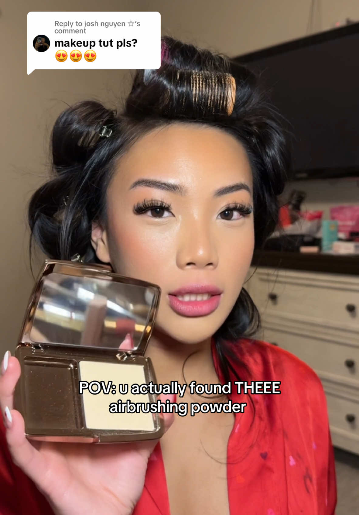 Replying to @josh nguyen ☆ OMFGGG this is my new fav makeup item EVERYONE needs to try this powder😍 thank u @Hourglass Cosmetics 