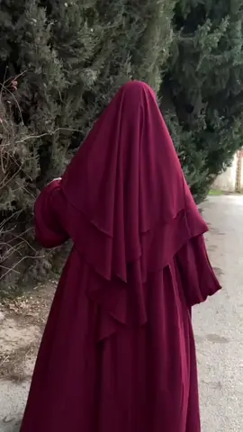 😔🥺بالامس كنت مترددة من الالتزام الان انا ملتزمة وصاحبة متجر ثياب شرعية 💪🏻🥺❤️  فيديو من تصويري للتشكيلة الجديدة 🥺🇱🇧 #حجابي_سر_سعادتي # #حجاب_شرعي  #اسدال  #رمضان_يجمعنا  #تنسيقات_العيد  #اسلامي 