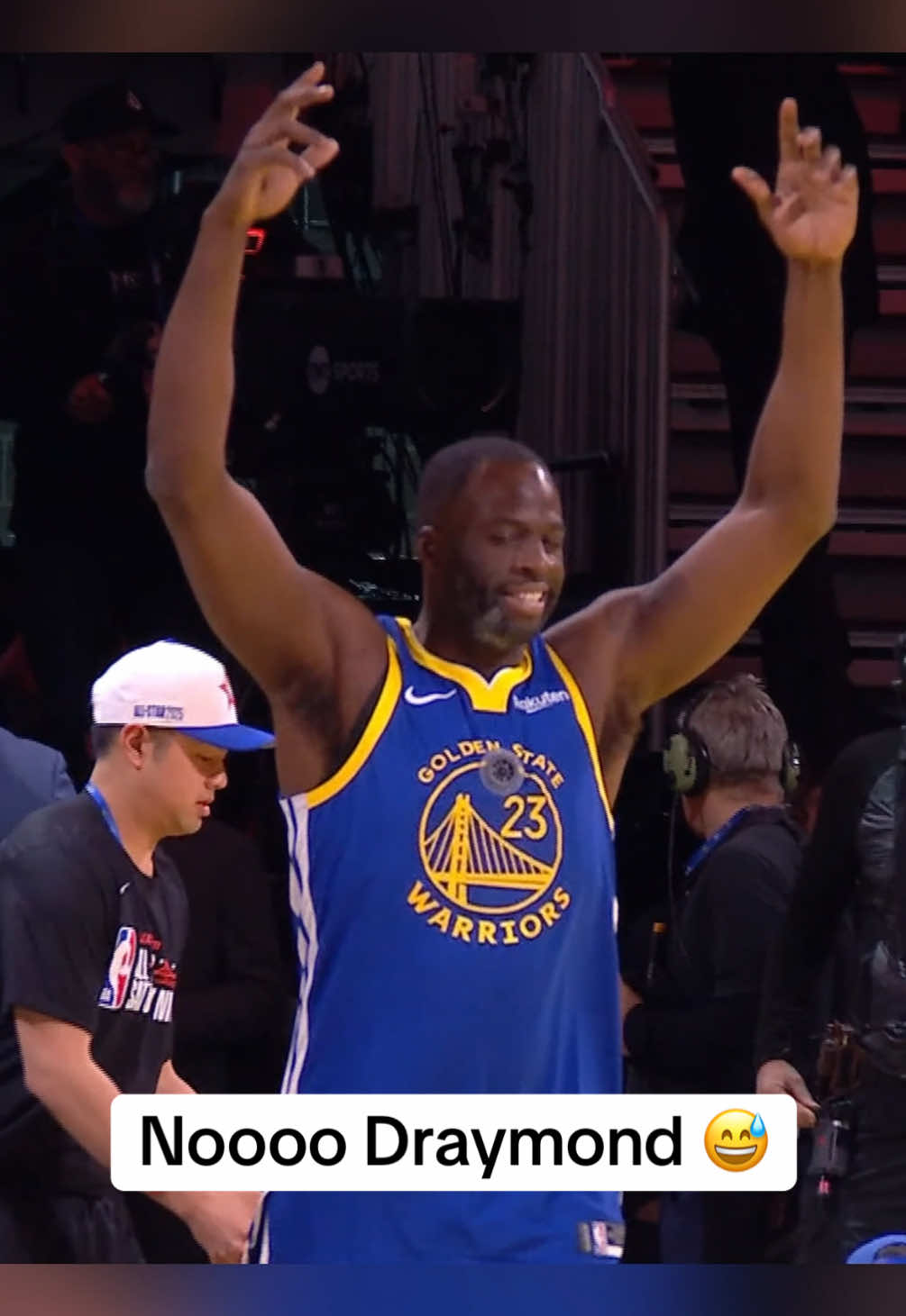 Draymond Green accidentally knocked all of the balls off the rack during the Skills Competition. 😭😅 #NBA #basketball #bball #allstar #fail #draymondgreen 