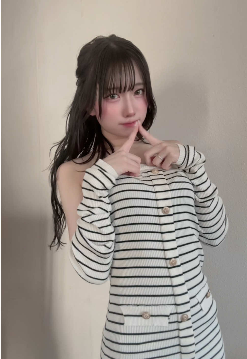 デートの時彼女に着て欲しい服装は？‎🤍 #sangkran #fyp #03 
