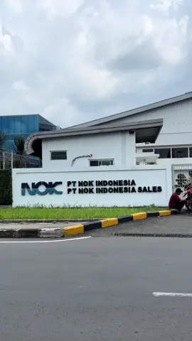 Yang request PT.NOK INDONESIA (Maaf gak bisa ngepasin pas pulang kerja) #cikarangpeople #kulipabrikcikarang #lagujawa #cikarangtiktok #cikaranghits #cikarangstory #jawapride #pabrikcikarang #nok #mm2100 
