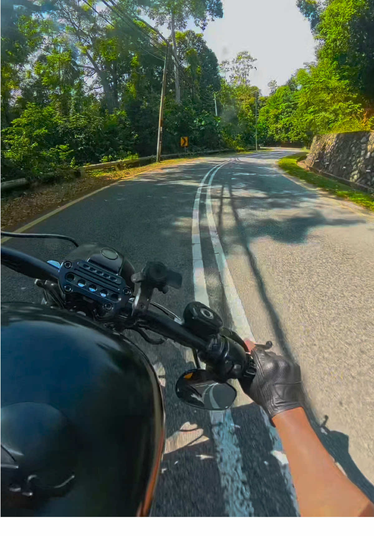 Testing layan kona dekat gunung depan rumah #sportster48 #iron883 #harleydavidson #sportster #bikelife #harleydavidsonmalaysia #srv250 #benda #moda #motovlog 