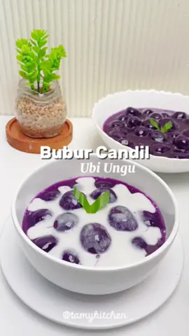 Selain gorengan bubur candil ini juga jadi inceran kalau di bulan ramadhan, candilnya lembut dan kuahnya kental kaya gini, cocok banget buat buka puasa nanti❤️ 🔗jangan lupa follow untuk resep lainnya🫶 ✨️Bubur Candil Ubi Ungu✨️ Bahan-bahan: 250 gr ubi ungu 1 sdm gula ½ sdt garam 100 gr tepung tapioka 50 ml air 250 ml santan kental garam larutan tepung maizena daun pandan #buburcandil #candilubiungu #resepcandil #buburcandilubi #idetakjil #bubur #olahanubi #ubiungu #idecemilan #cemilanenak #fyp 