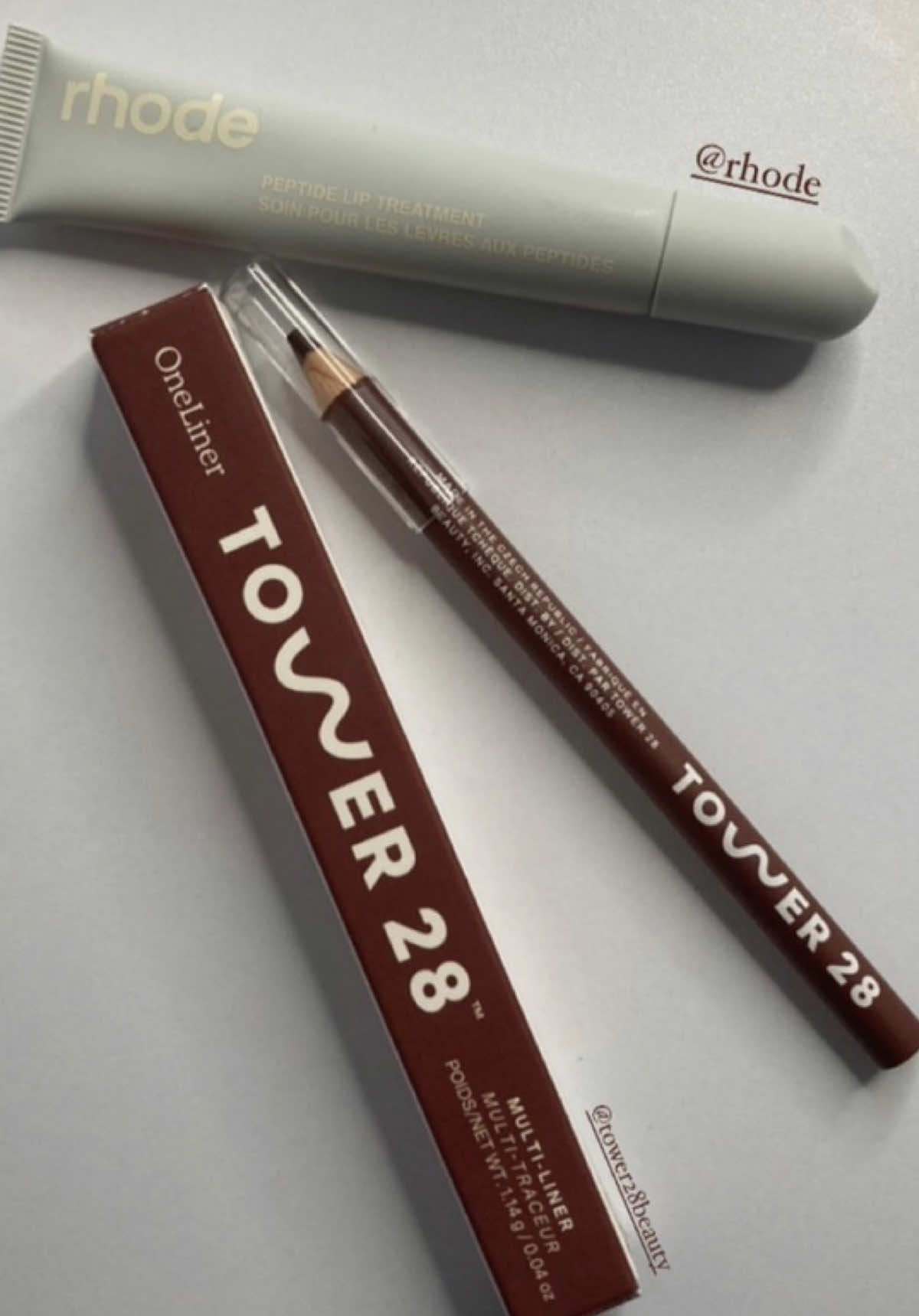 A creamy, high-pigment, non-drying matte liner for lips, eyes, and cheeks to create infinite looks @Tower 28 Beauty (shade: draw me) 🧸👀👄✨ #tower28 #tower28beauty #lipliner #sensitiveskin #fragrancefree 