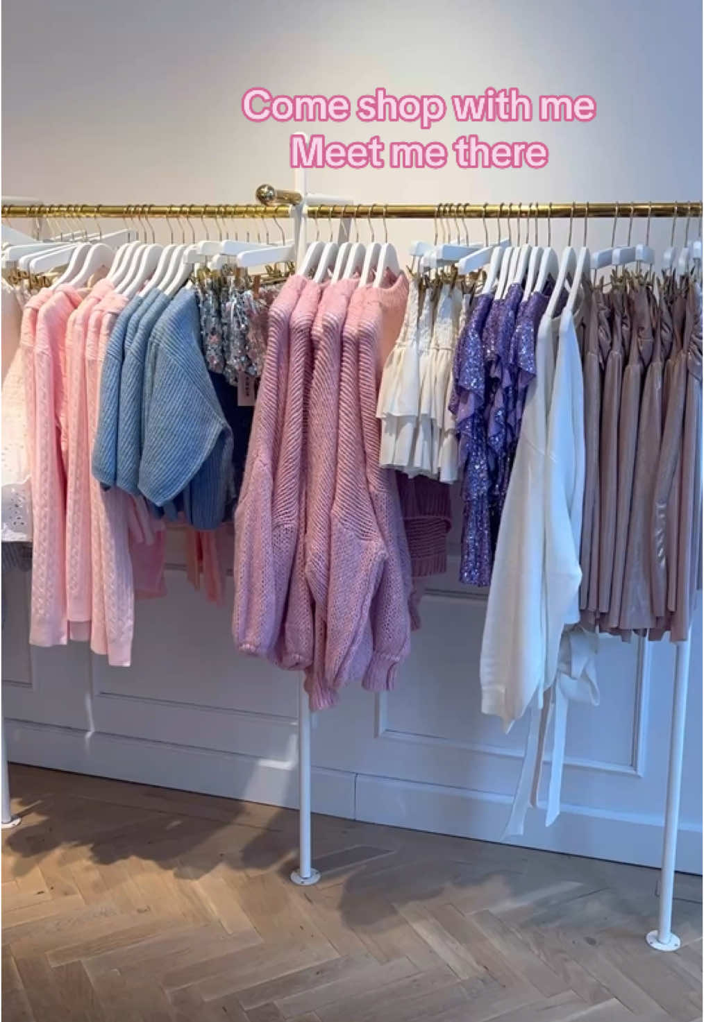 Everything is so cute!!! 🎀 @meet me there #fashiontiktok #outfitinspo #outfitideas #stockholmfashion #stockholmsstil #copenhagenfashion #scandinavianstyle #meetmethere #meetmetherenl #bohochic #bohochicstyle #fleurholm 