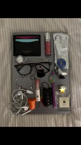 Just the essentials, no big deal 🙂‍↔️