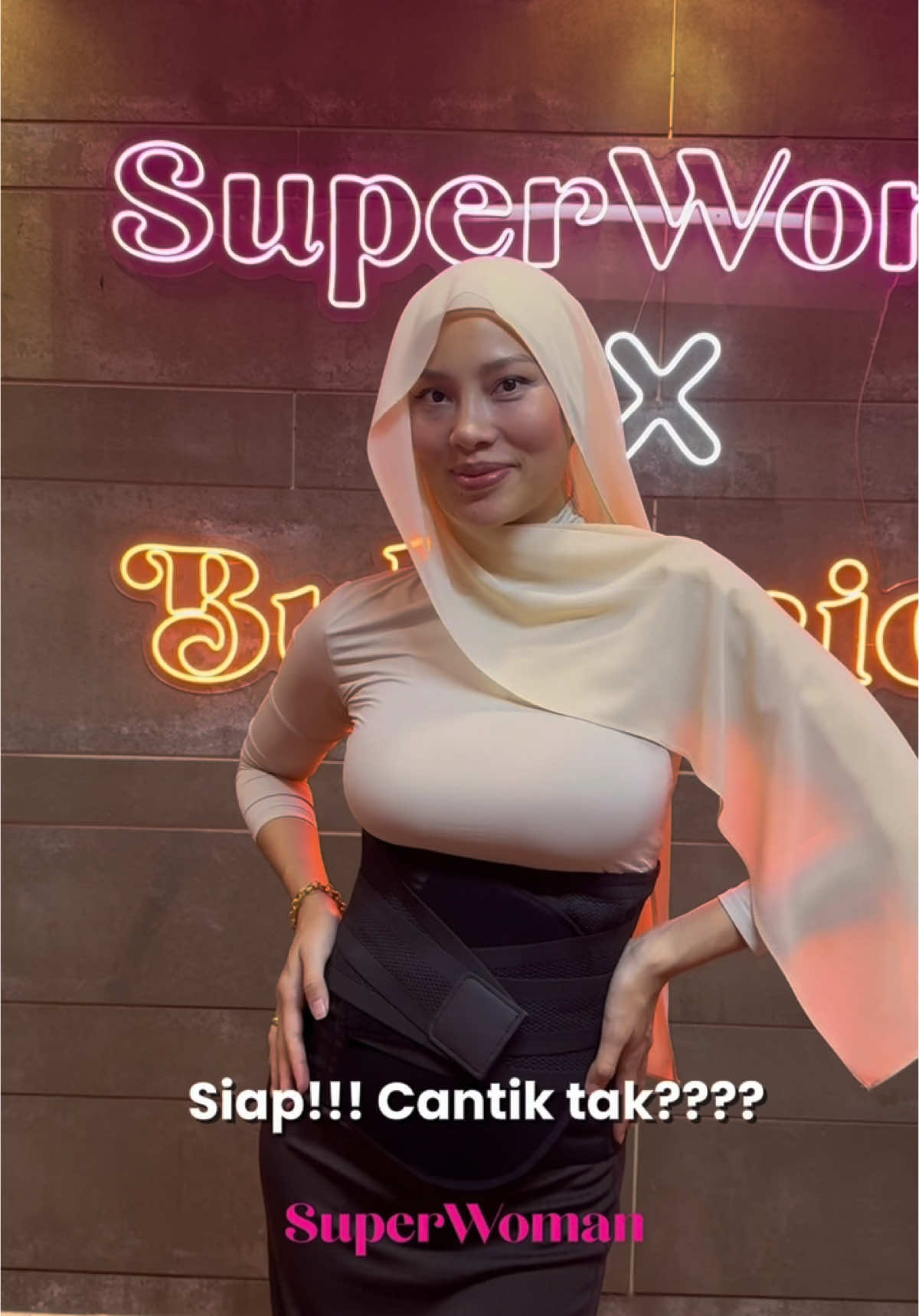 Nak pinggang kerengga mcm mummy sasha tak??? Kalau nak, ckp nak!!! Kalau nak, pakai bengkung strap Superwoman! #superwoman #perutbuncit #bengkukuhits #bengkungviral 