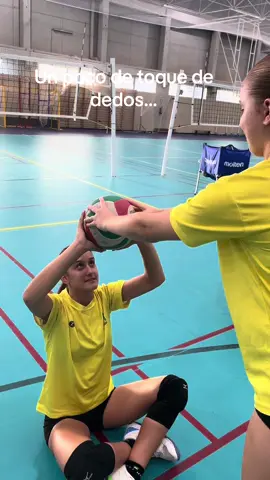 Un poco de trabajo técnico de toque de dedos. #volleyball #voleibol #foryou #pallavolo #voleybol #voleyballplayer 