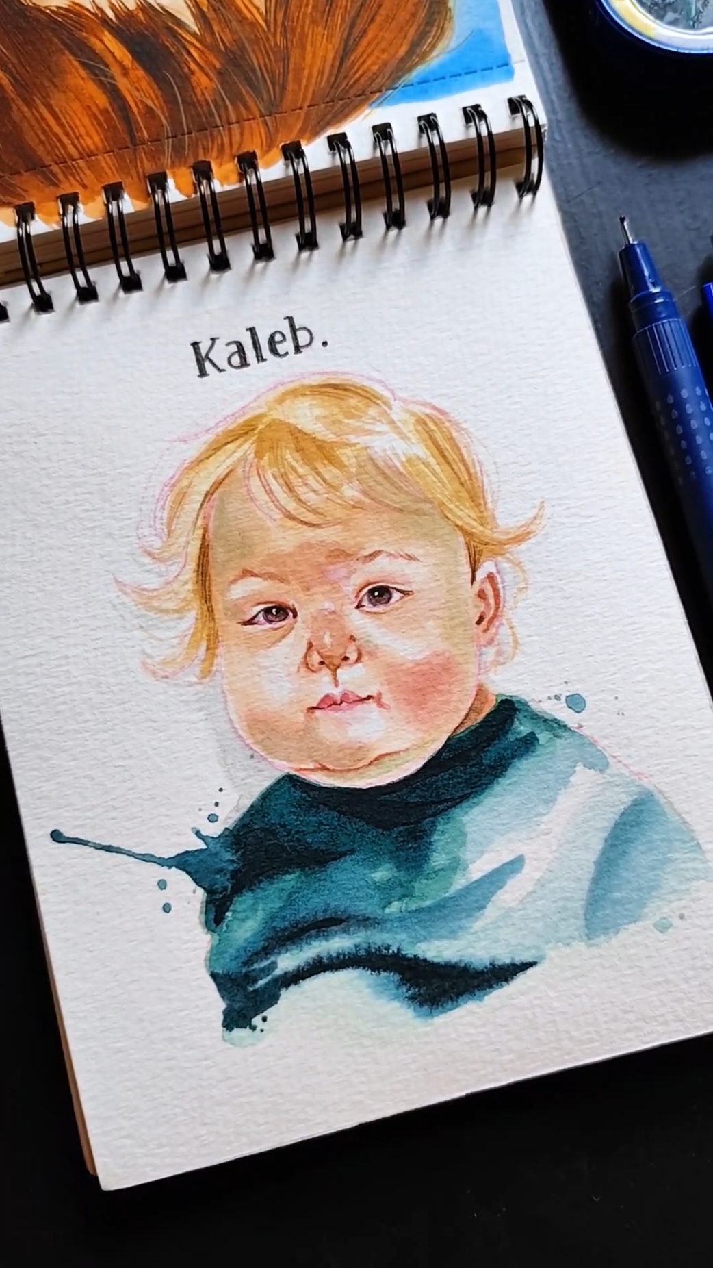 a arte mais fofa que você vai ver hoje, desenhei o Kaleb @rebecamaedekaleb , passei horas encantado com esse serzinho e tiver que fazer um retrato dele, não me aguentei. espero que gostem, quem puder marcar a mãe dele para que eles vejam eu vou ficar muito grato 🥹 #kaleb #bebesfofos #bebestiktoks #fy #viral 