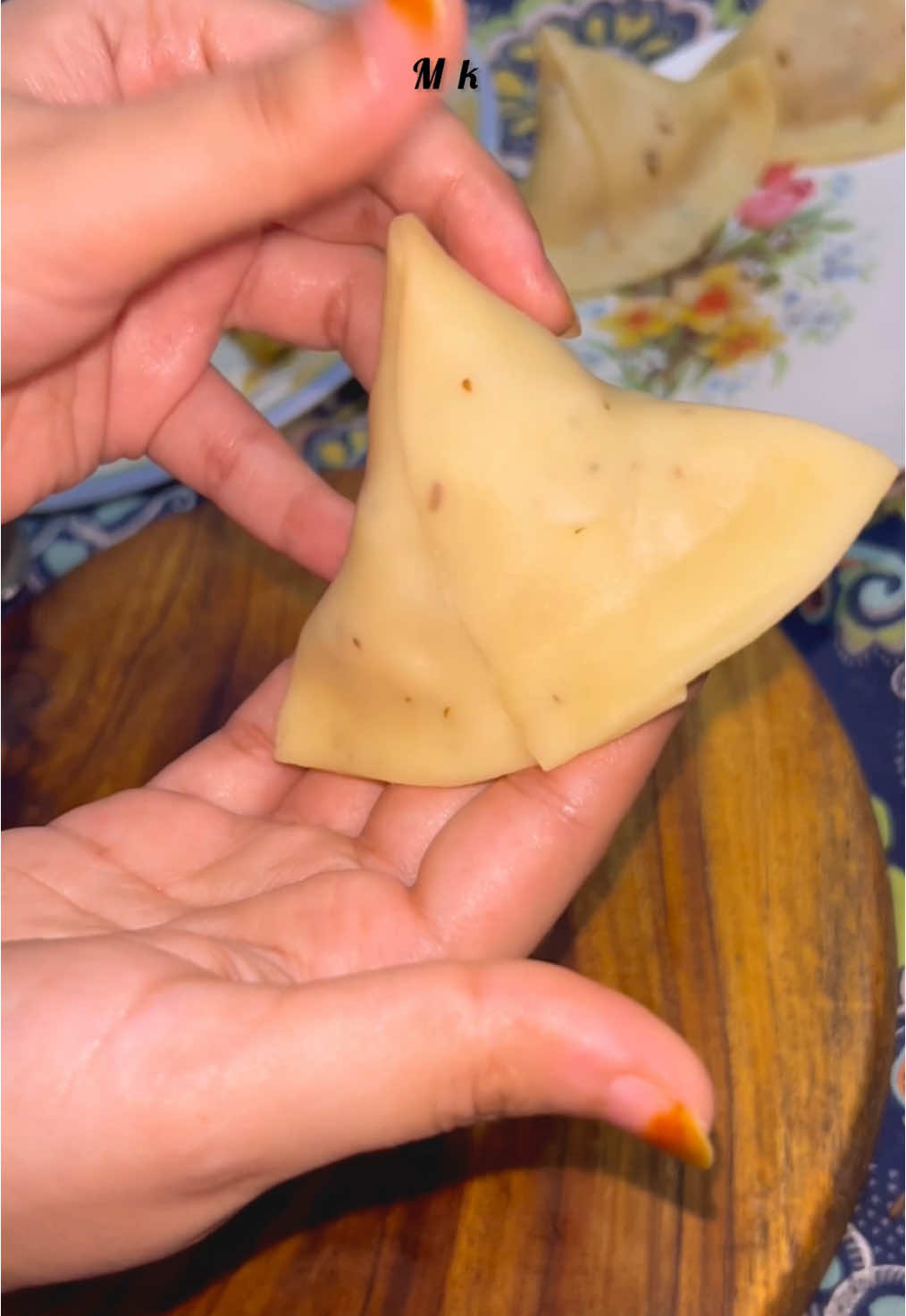 Ramadan series ❤️✨part 3[ SAMOSA FOLDING TIP ] #samosafoldingtechnique #samosafolding #aloosamosa #deliciousfood #streetsamosa #Ramadan 