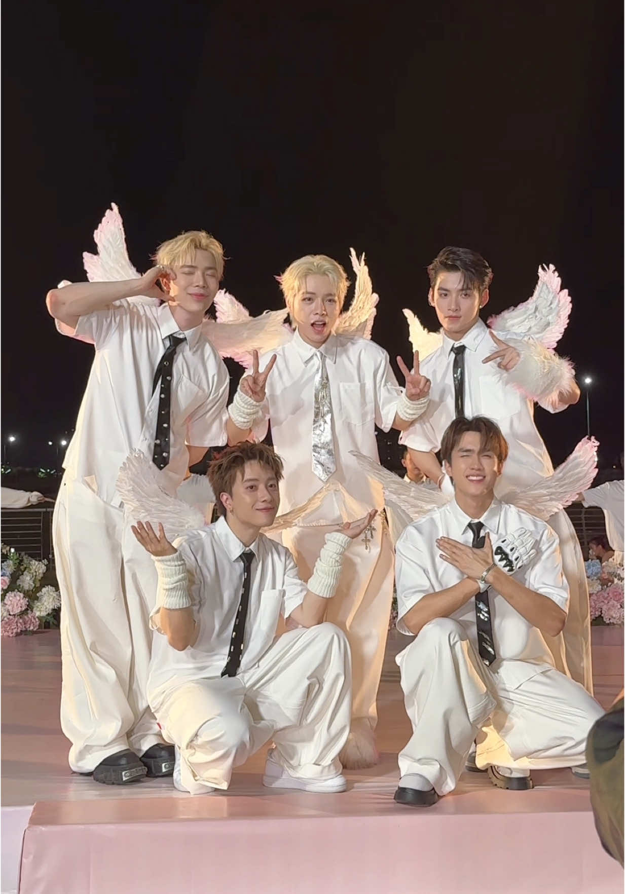 Chuẩn bị nàyyy các Thân Thiền tới đâyyyy 🩵🪽✨ #ducphuc #erik #nicky #vuthinh #hunghuynh#erhamemmotdoi #ilovetiktok #tiktokgiaitri 